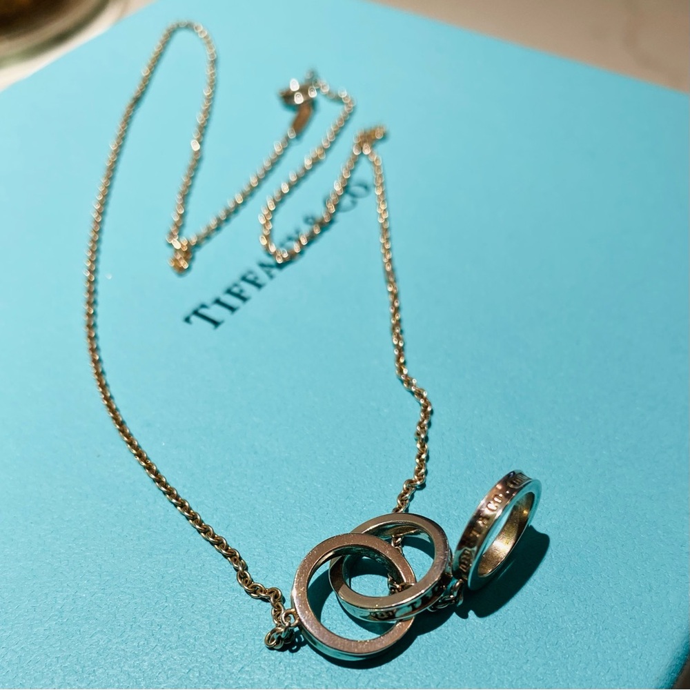 Tiffany & Co. Silver Interlocking Circles Necklace ~ Authentic - Picture 5 of 11